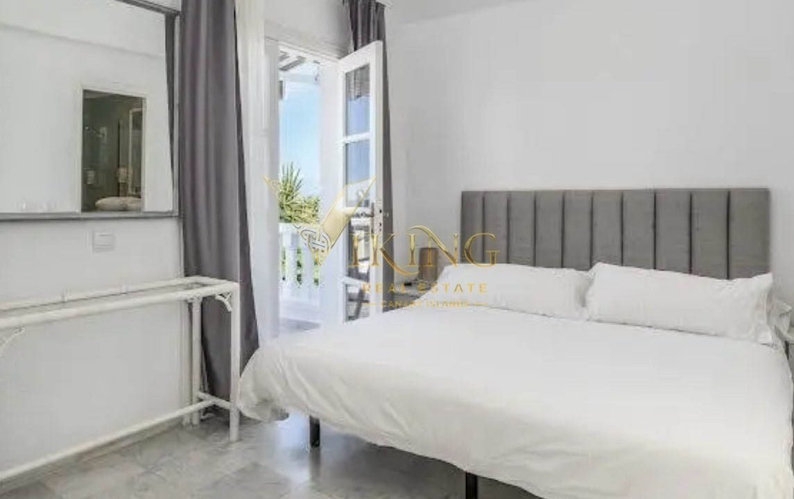 CB-CL-S00013-3-bedroom-villa-on-the-seafront-in-Playa-de-Fanabe-10
