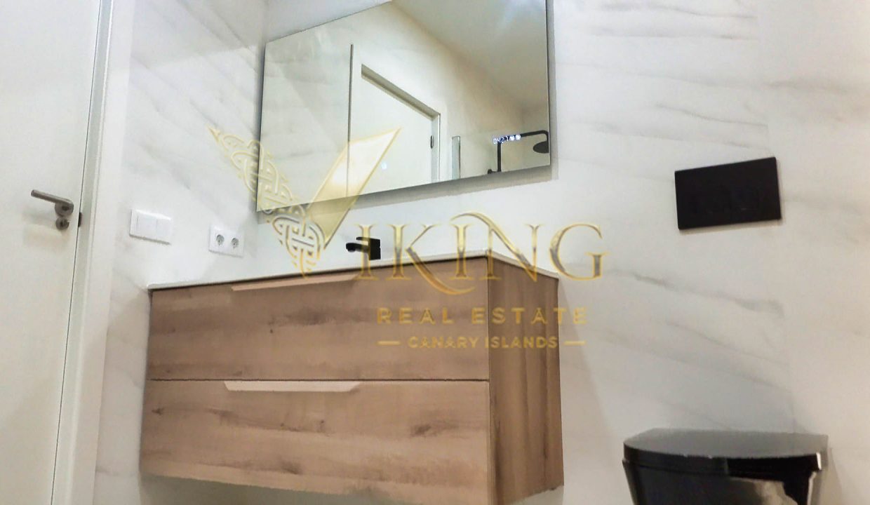 D-KF-S0007-Brand-new-5-bedroom-villa-in-Costa-Adeje-17.jpeg